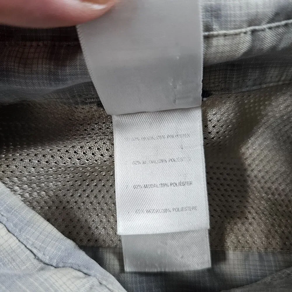 North Face Shirt Mens Medium Gray Tartan Plaid Button Up Pockets Hiking Outdoor
